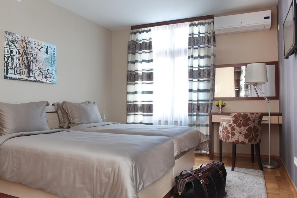 Garni Hotel Tema Nova Cacak Bagian luar foto