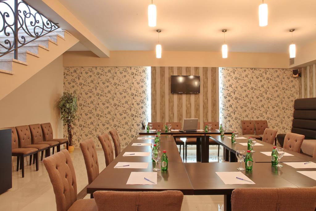 Garni Hotel Tema Nova Cacak Bagian luar foto