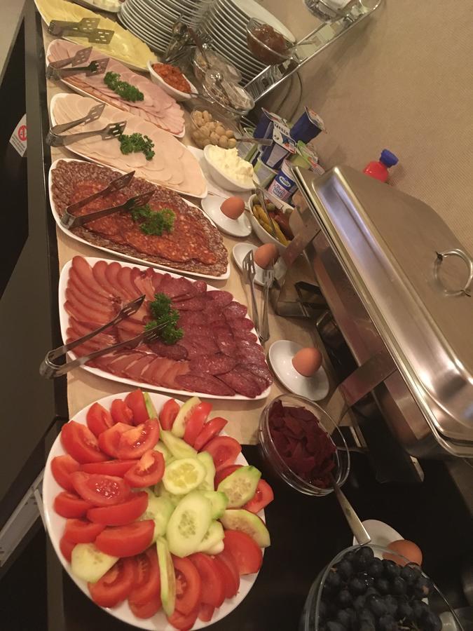 Garni Hotel Tema Nova Cacak Bagian luar foto